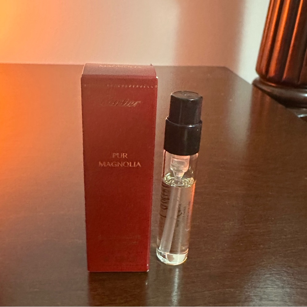 Cartier pur magnolia parfume 2 ml new - Picture 2 of 4